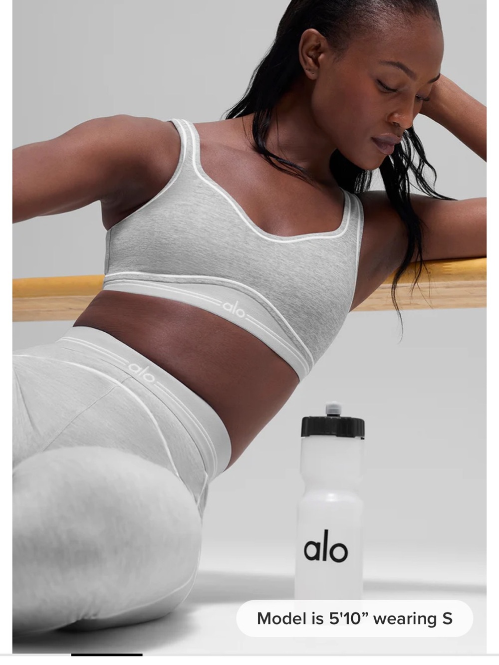 ALO Yoga heart throb Women's Light Gray Seamless Sports Bra